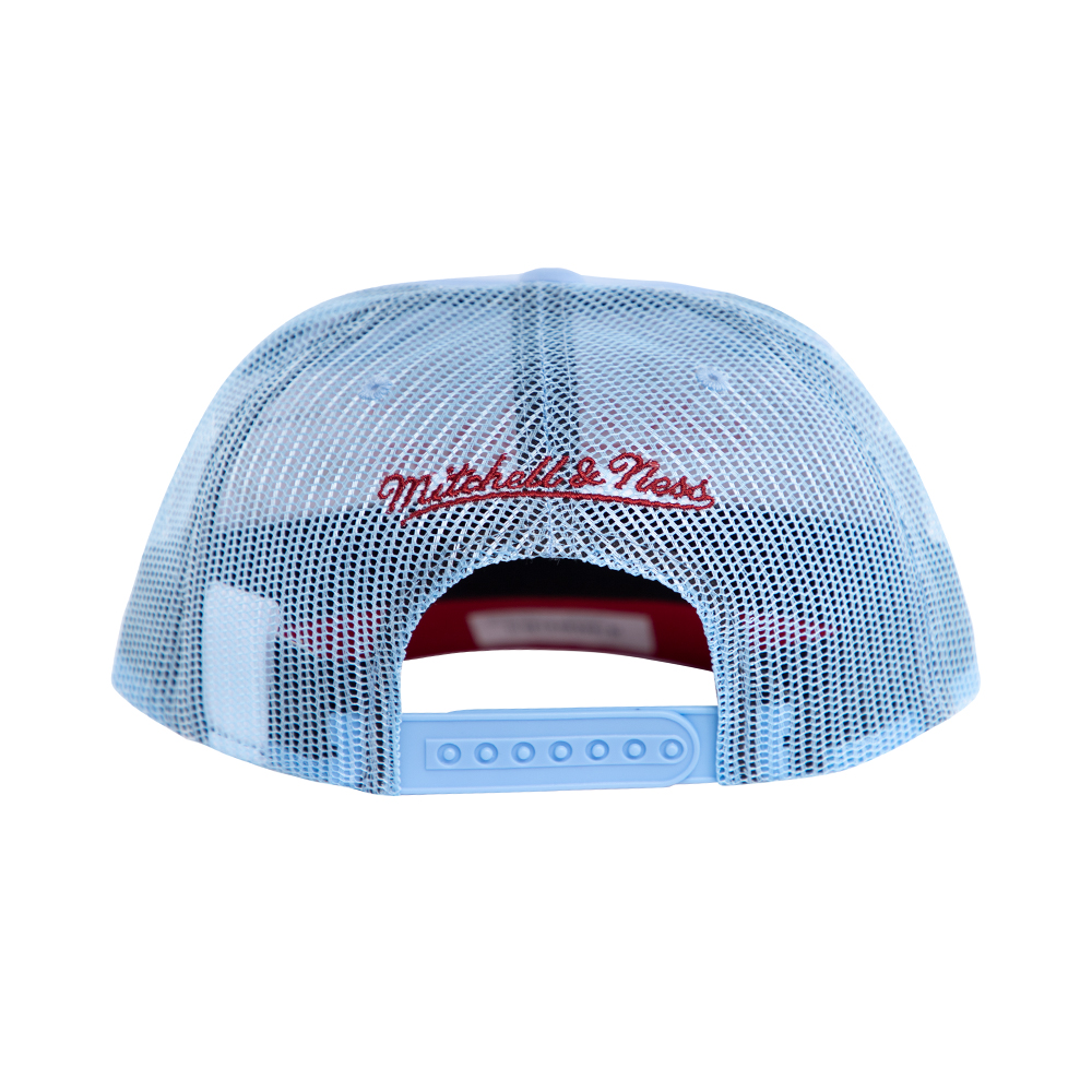 Gorro Trucker Mitchell and Ness Chicago Bulls Visera Curva Celeste