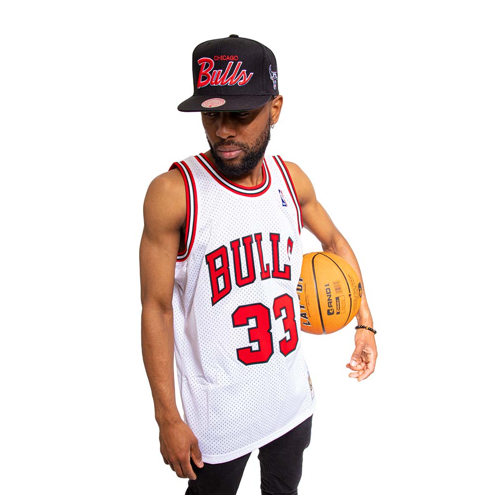 NBA HOME SWINGMAN JERSEY BULLS 97-98 SCOTTIE PIPPEN