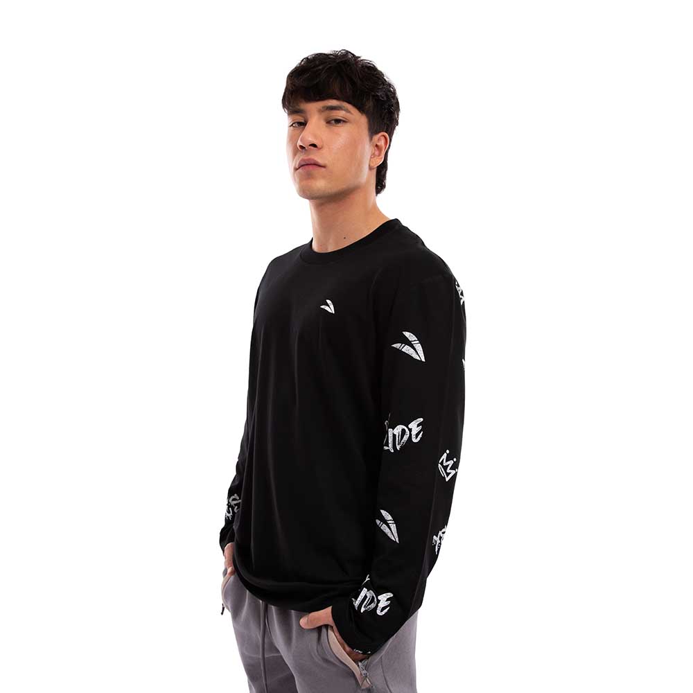 Polera Cac1ke Manga Larga Estampada Negro