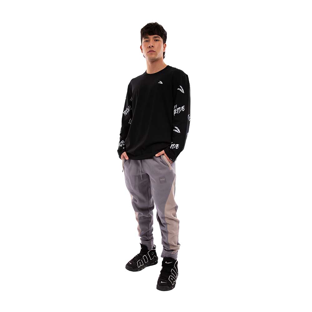 Polera Cac1ke Manga Larga Estampada Negro