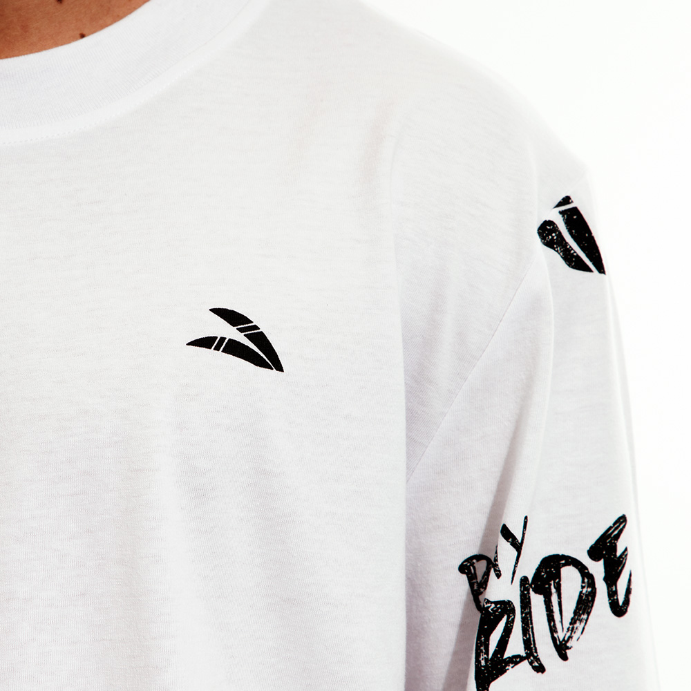 Polera Cac1ke Manga Larga Estampada Blanco
