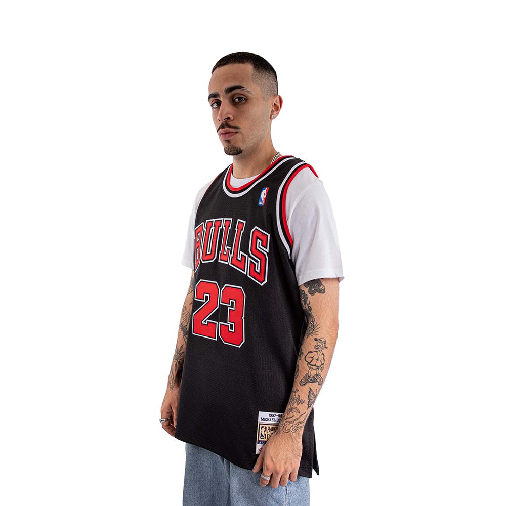 Polera Nba Authentic Alternate Jersey Bulls 97 Mj Mitchell And Ness