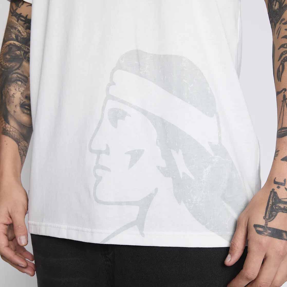 Polera Colo Colo Urbano Hombre Cacique Blanco Gris