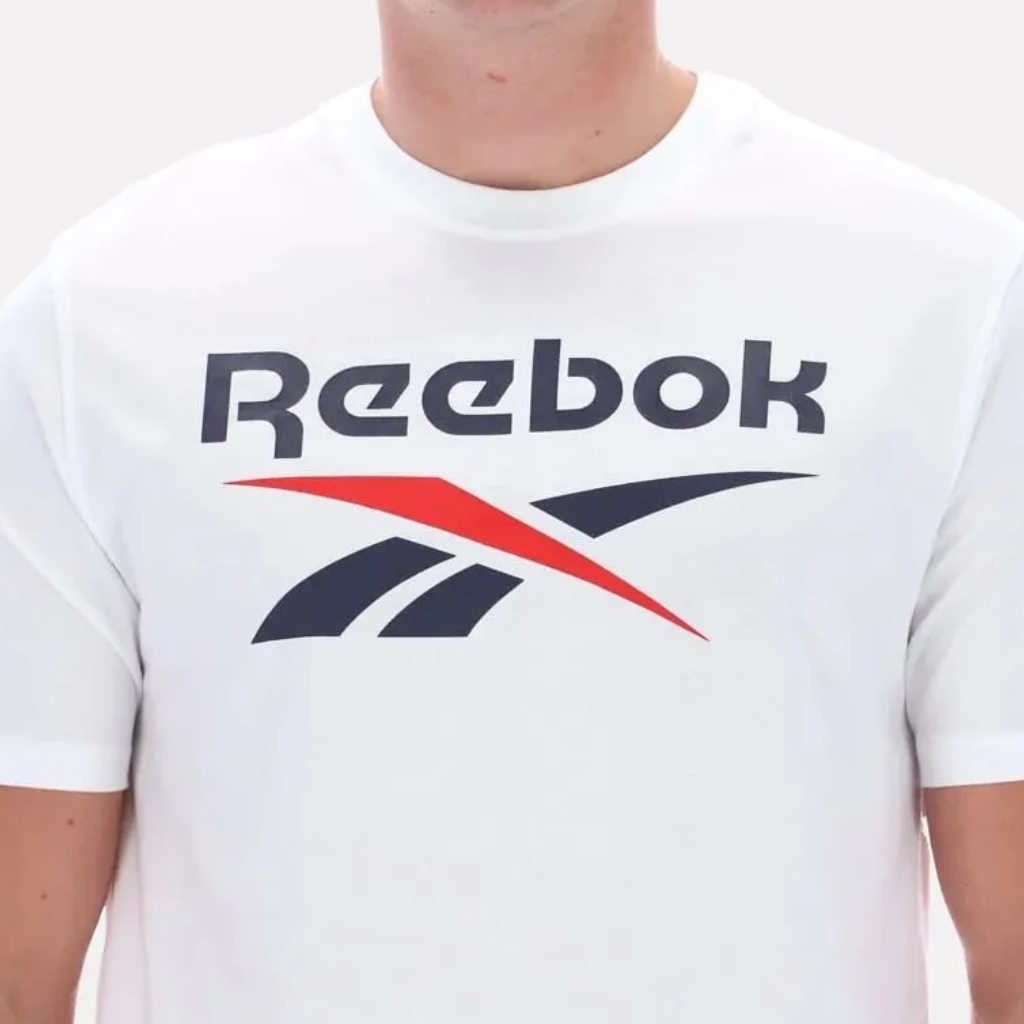Polera Hombre Reebok Deportiva Algodón Logo Frontal Blanco