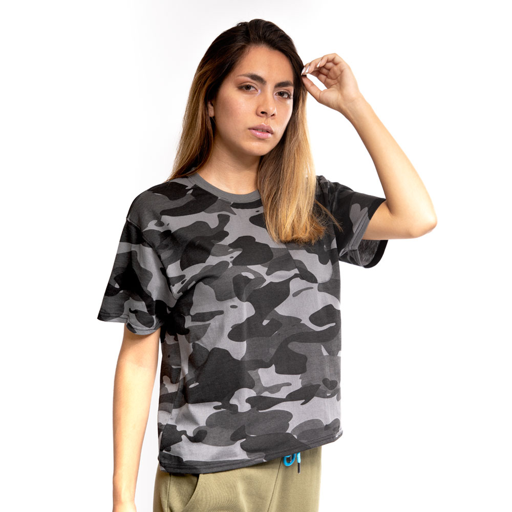 Polera manga corta mujer con bolsillo spitfire 360 camuflaje negro