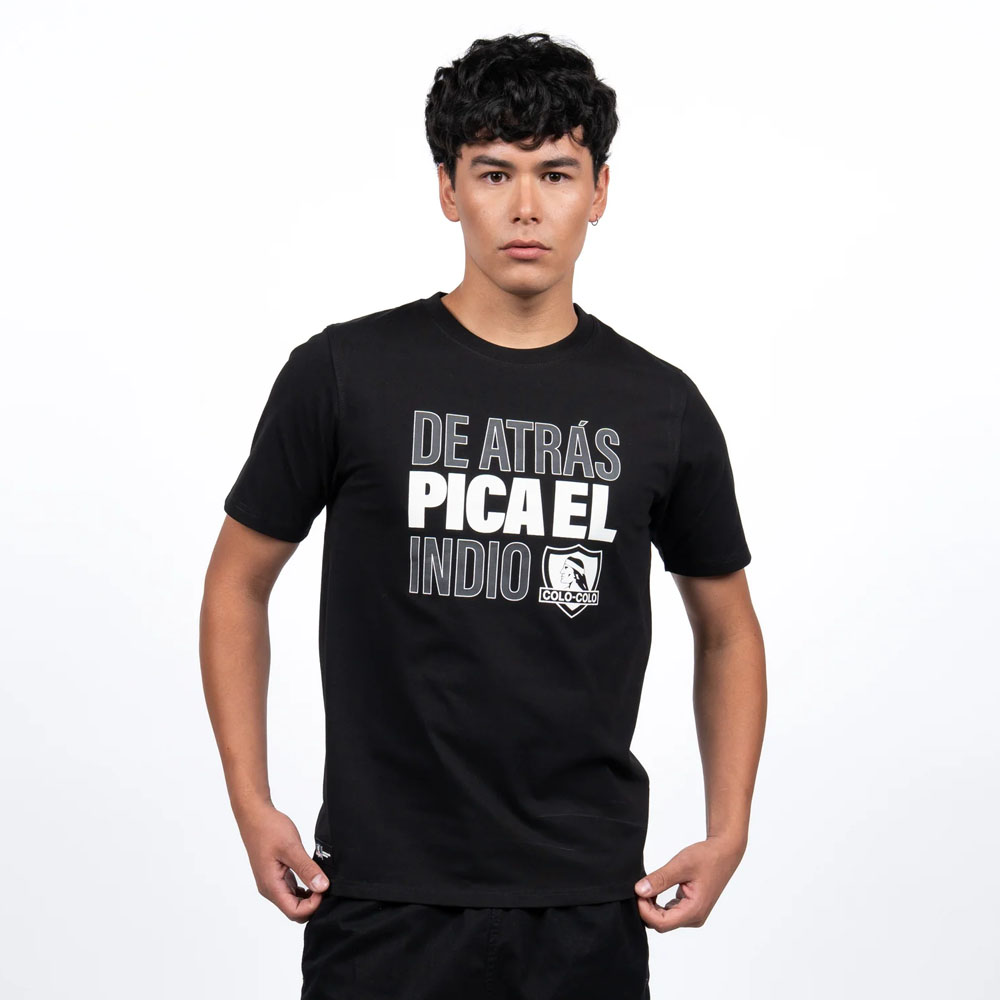 Polera Hombre Colo Colo Urbano "De Atrás Pica el Indio" Negro