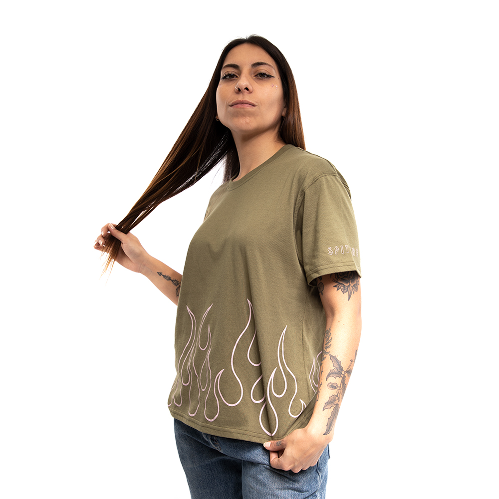 Polera manga corta mujer spitfire 360° con llamas café